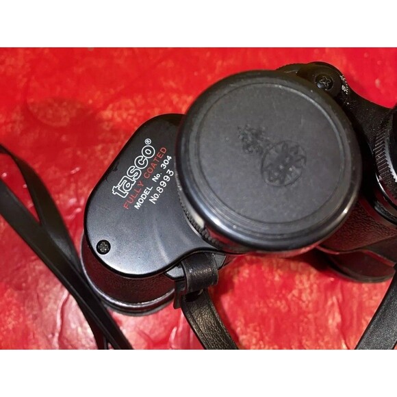 vintage Tasco Model 304 7x35 binoculars made in Japan. (with Covers & Case ) - Picture 4 of 9